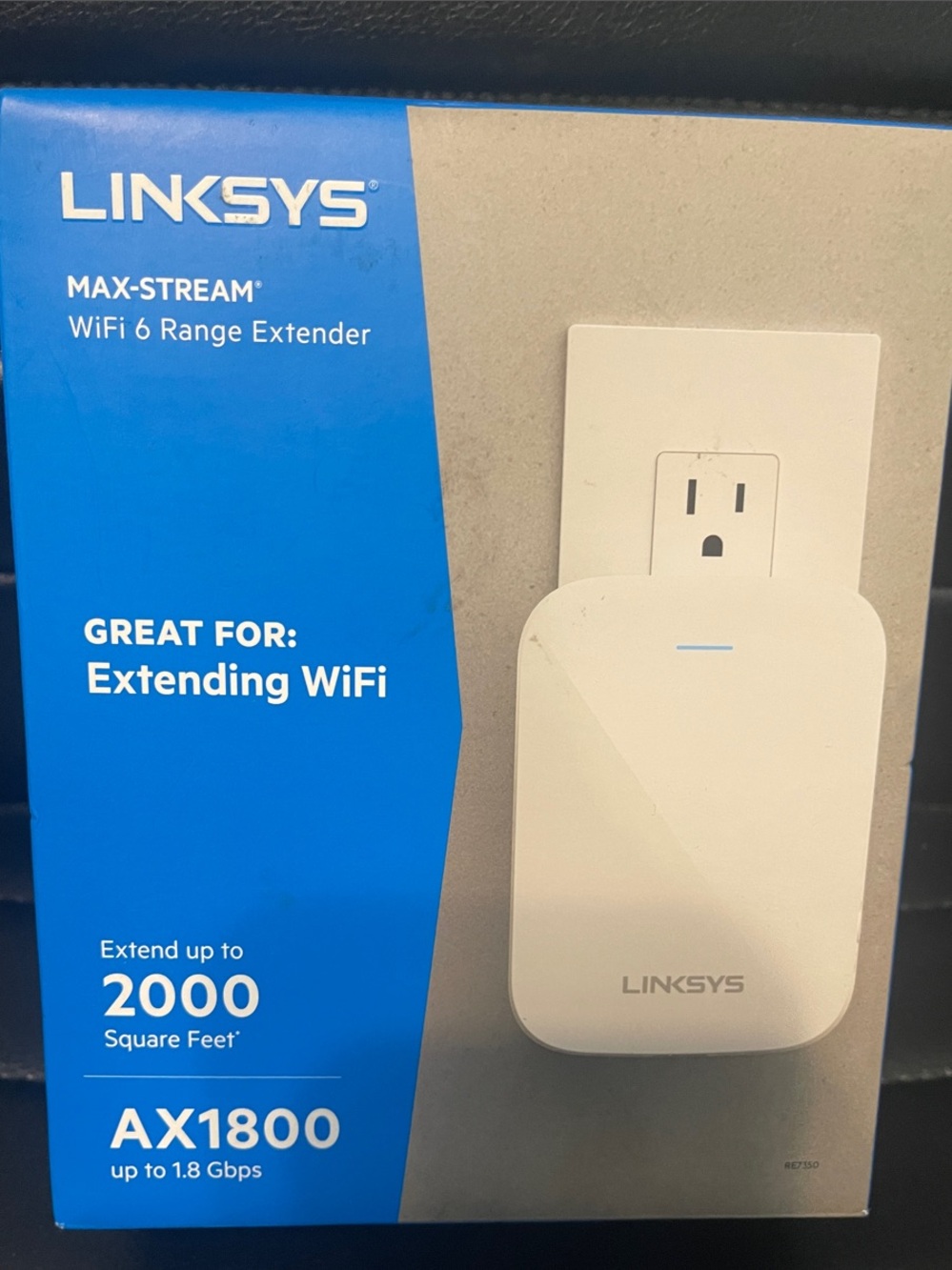Linksys White and Blue AX1800 Max-Stream WiFi 6 Range Extender